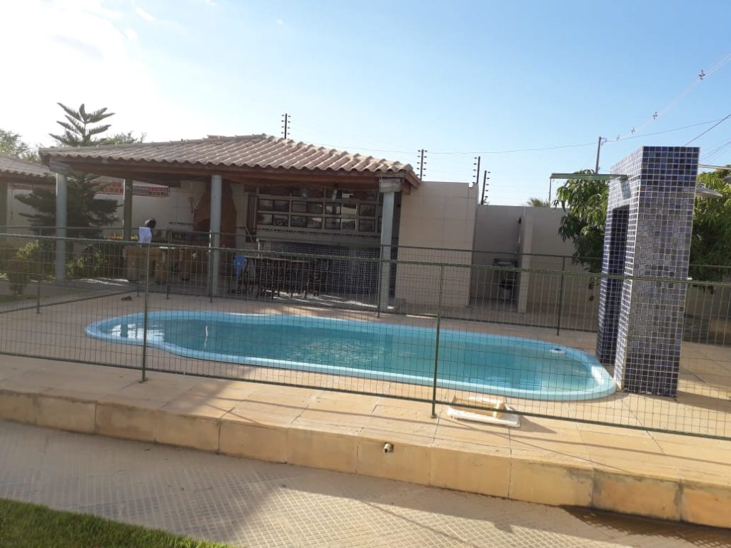 Esta é a casa com piscina